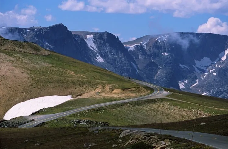 BeartoothHwy_near_BeartoothPass.jpg