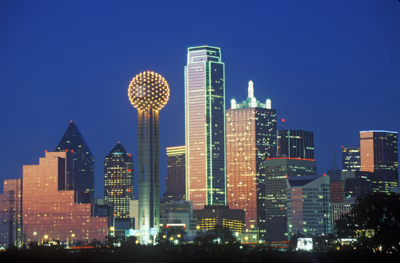 Dallas, TX skyline at night