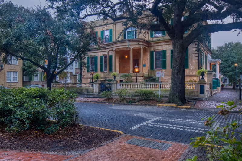 Old house in the historic district of Savannah, Georgia