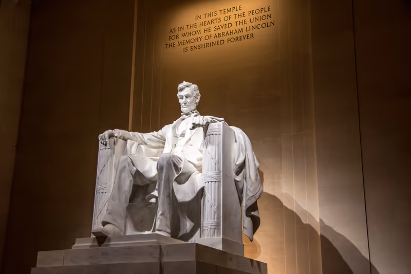 A night shot of the Abraham Lincoln Memorial in Washington, DC.