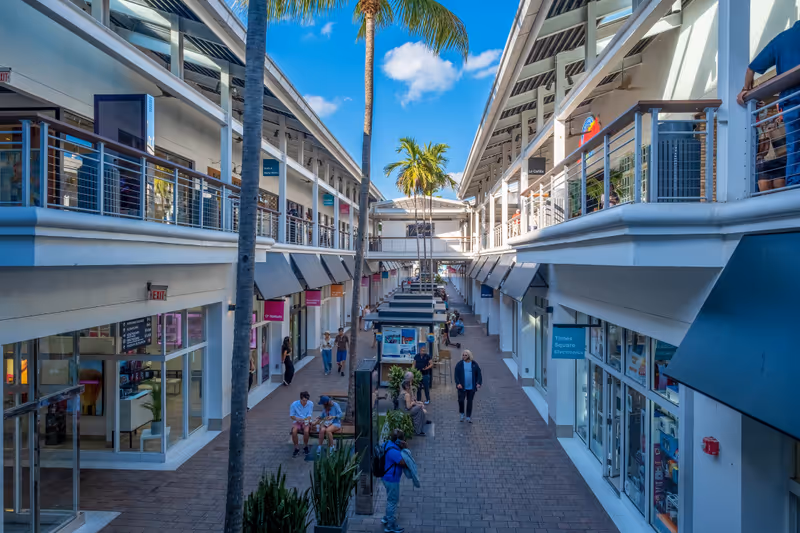 MIAMI,USA - FEBRUARY 3,2023 : The Bayside Marketplace in Miami on a sunny summer day
