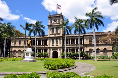 Ali&#39;iolani Hale or House of the Heavenly King was designed as a palace and built in 1874. It was never used and now houses the Supreme Court of Hawaii.